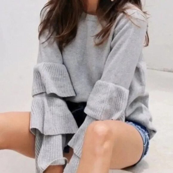 Poof Gray Tiered Ruffle Long Sleeve Crewneck Sweater S - Picture 1 of 4